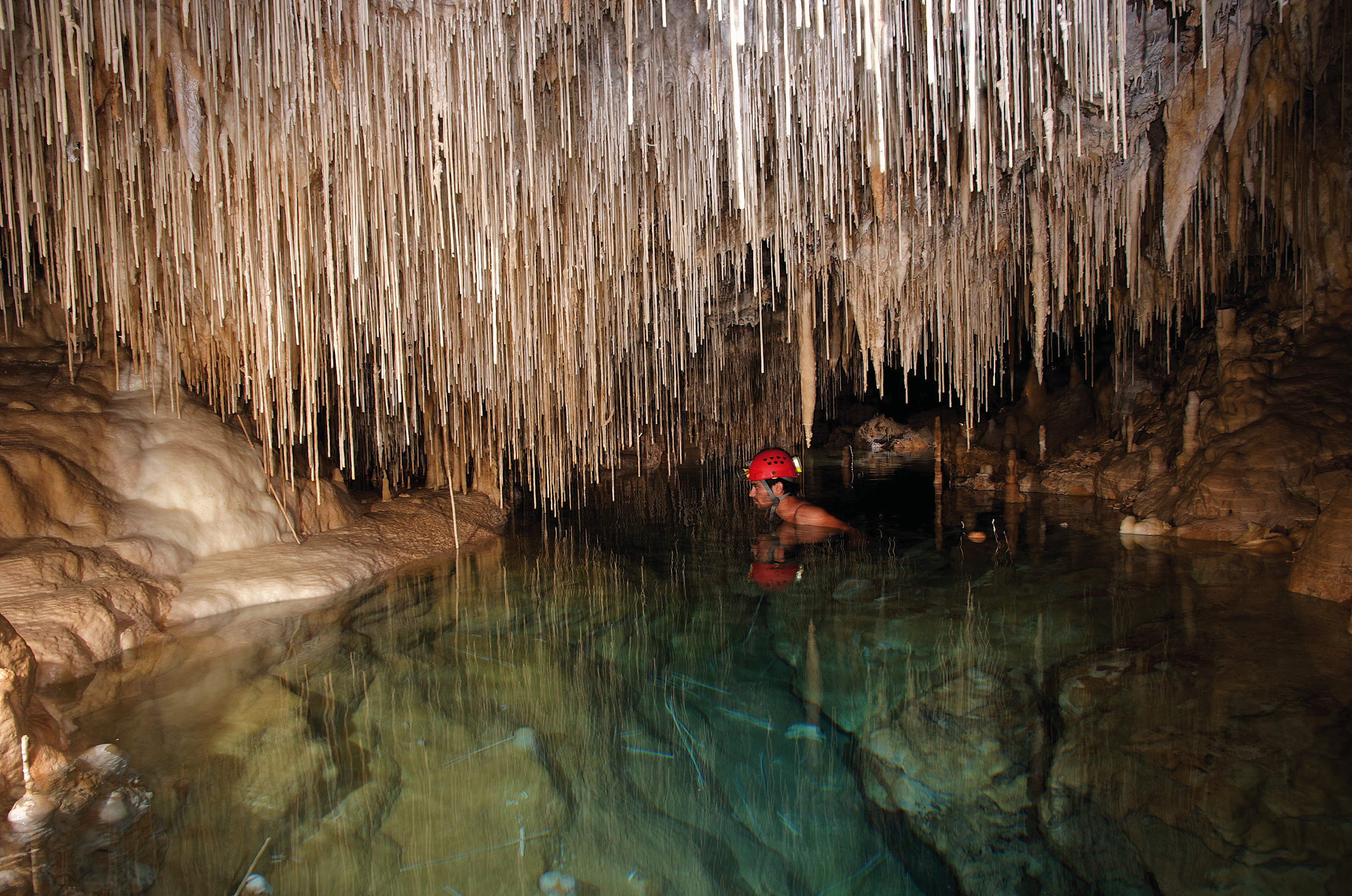 Interior da Gruta da Arrábida